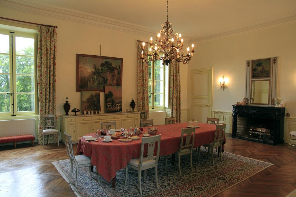 Chateau De La Marronniere Bed & Breakfast Aizenay ภายนอก รูปภาพ