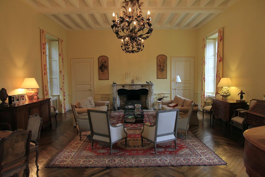 Chateau De La Marronniere Bed & Breakfast Aizenay ภายนอก รูปภาพ